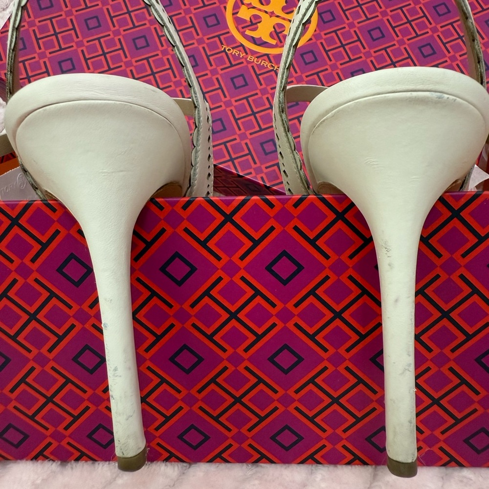 Beautiful Tory Burch Marguerite Slingback High Heels Ivory Floral Leather Sz 6.5 - Picture 9 of 11